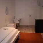 D10 I Shared Bathrooms&kitchen