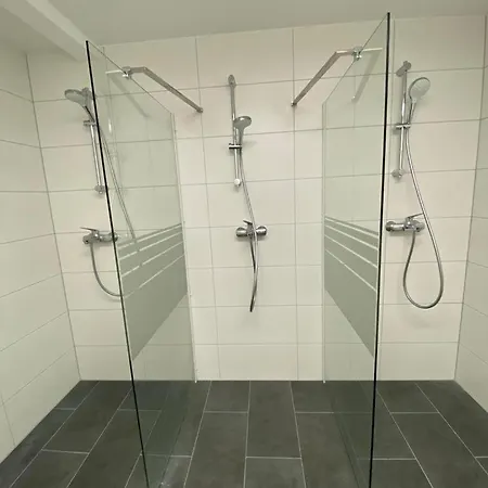 D10 I Shared Bathrooms&kitchen Vendégház