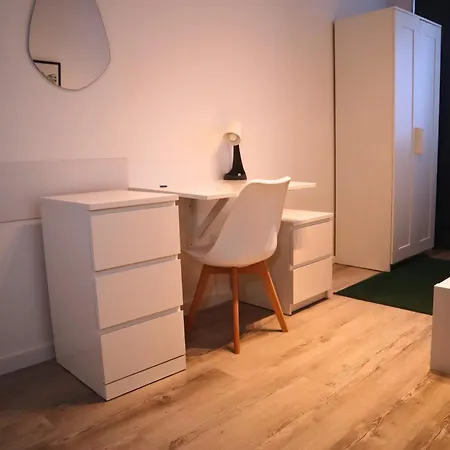 D10 I Shared Bathrooms&kitchen *