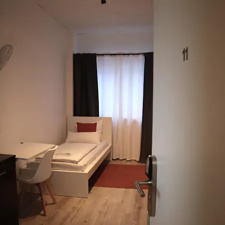 D10 I Shared Bathrooms&kitchen Гостевой дом *