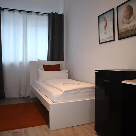 D10 I Shared Bathrooms&kitchen Гостевой дом *