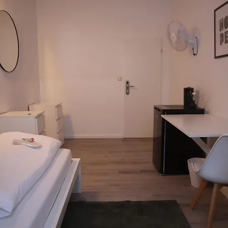 D10 I Shared Bathrooms&kitchen Гостевой дом *