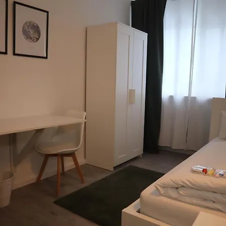 D10 I Shared Bathrooms&kitchen Гостевой дом