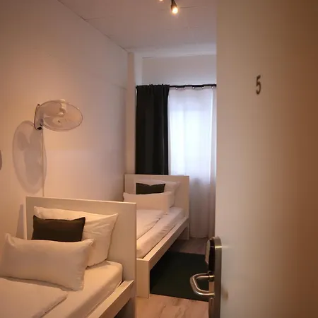 D10 I Shared Bathrooms&kitchen