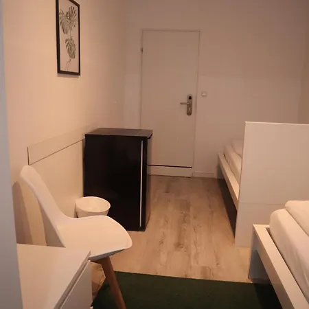D10 I Shared Bathrooms&kitchen Гостевой дом *
