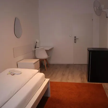 D10 I Shared Bathrooms&kitchen