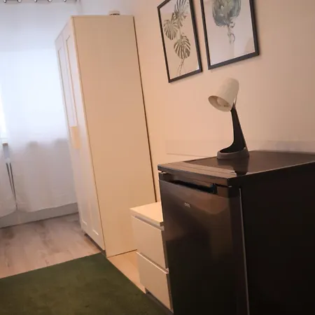 D10 I Shared Bathrooms&kitchen Гостевой дом