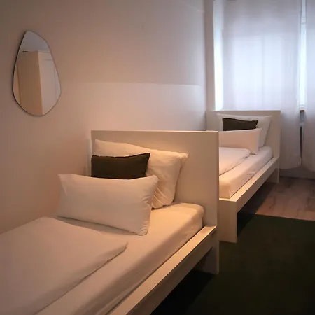 D10 I Shared Bathrooms&kitchen Гостевой дом *