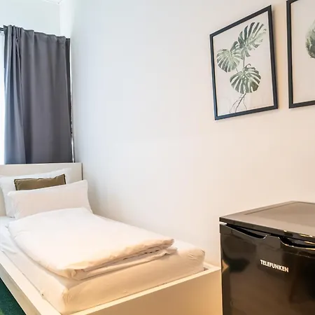 Гостевой дом D10 I Shared Bathrooms&kitchen Гархинг-бай-Мюнхен