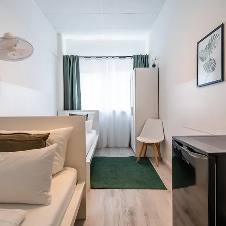 D10 I Shared Bathrooms&kitchen Гостевой дом *