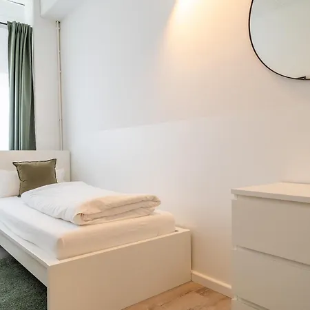 D10 I Shared Bathrooms&kitchen * Гархинг-бай-Мюнхен
