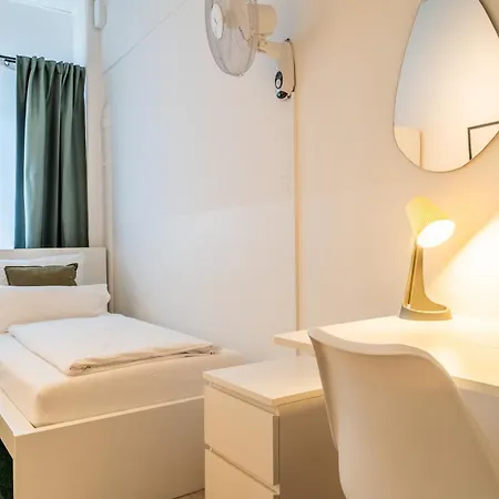 D10 I Shared Bathrooms&kitchen Гостевой дом *