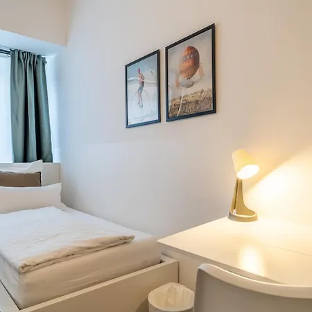 D10 I Shared Bathrooms&kitchen *