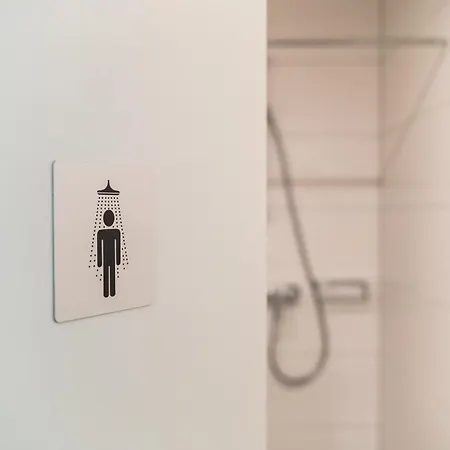 D10 I Shared Bathrooms&kitchen