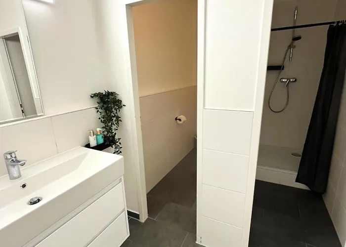 Pensionat D10 I Shared Bathrooms&kitchen *