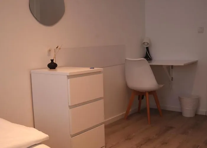 D10 I Shared Bathrooms&kitchen Pensionat Garching bei München