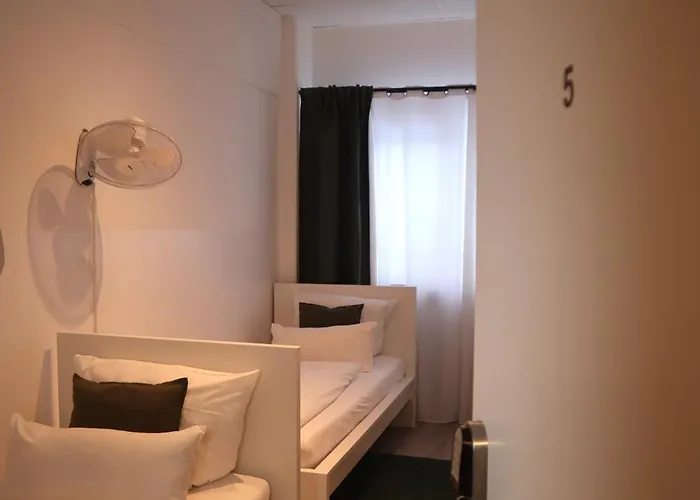 D10 I Shared Bathrooms&kitchen